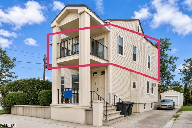 Building Photo - 288 N 6th St Unit 2