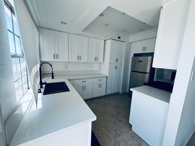 Building Photo - 6215 Peridot Ave Rental
