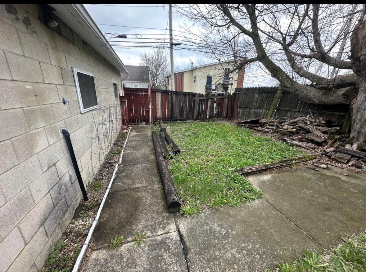 Photo - 892 Ruby Ave