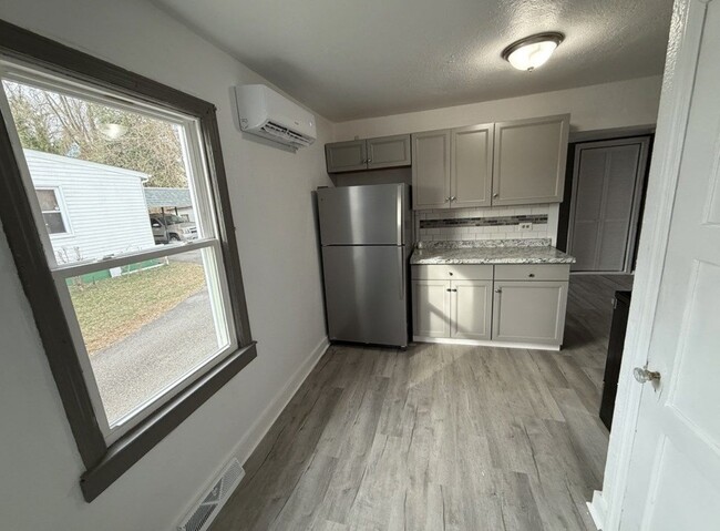 Photo - 775 Melrose Ave