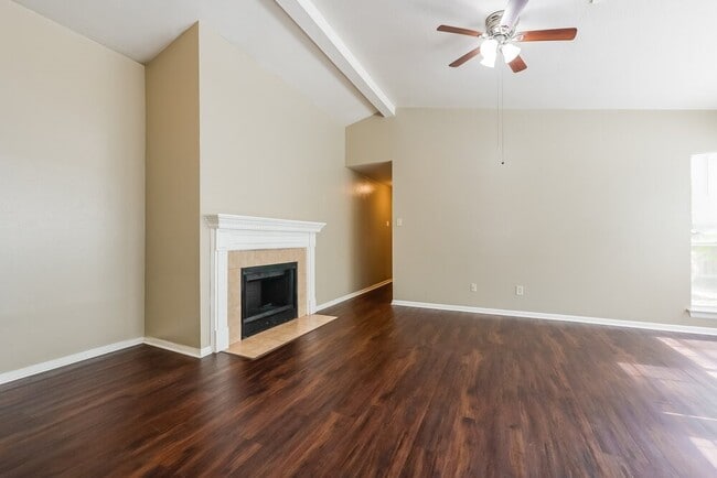 Photo - 23 Emery Cliff Pl