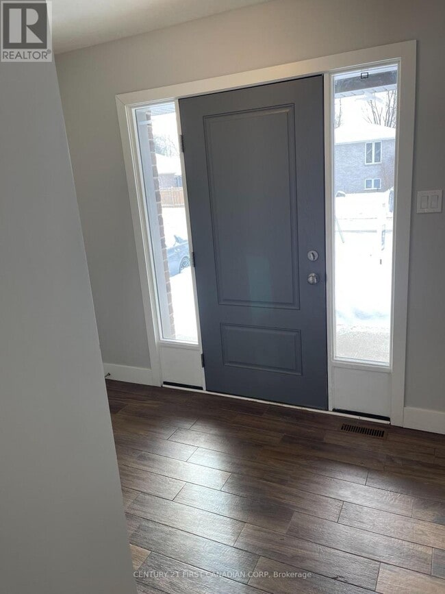 Photo - 101 Middlesex Dr