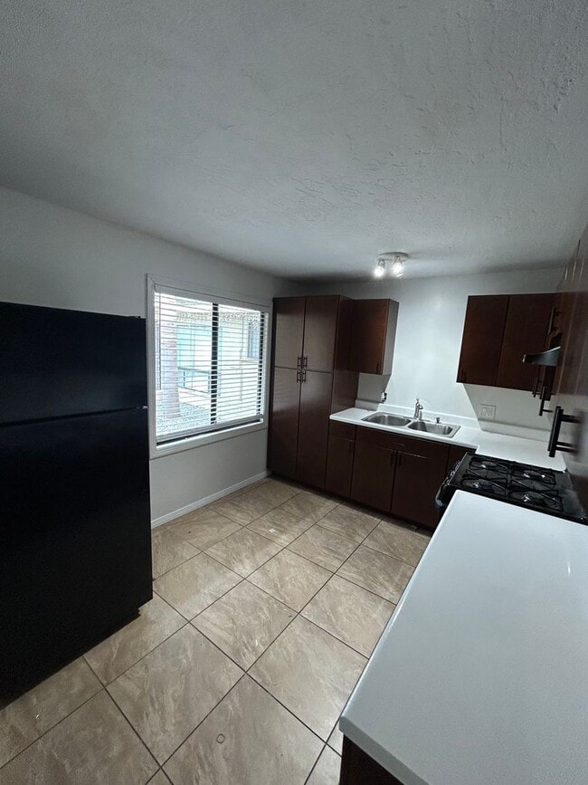 7376 Central Ave Unit B