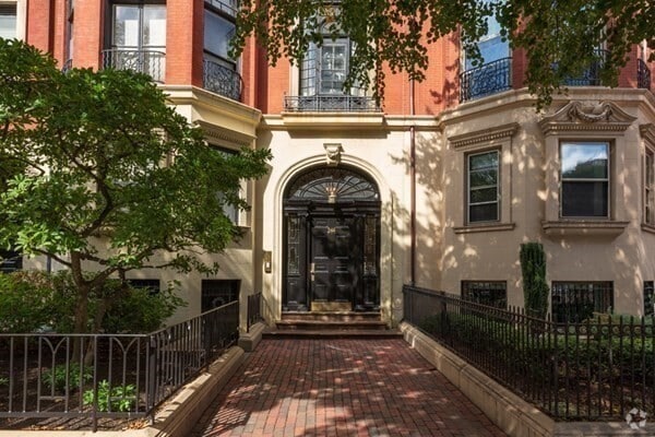 Building Photo - 244 Beacon St Unit 3-A Rental