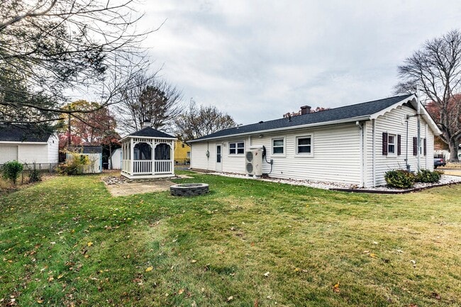 Photo - 3 bedroom, 1 bath, newly renovated ranch i...