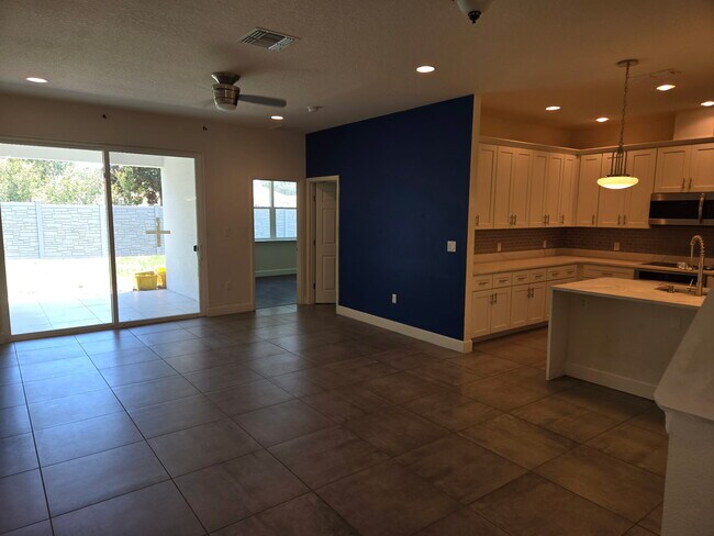 Photo - 922 Centaury Dr