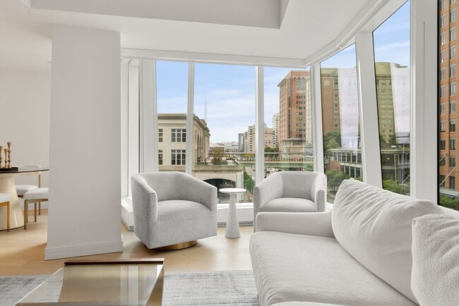 Building Photo - 150 Seaport Blvd Unit 5G Rental