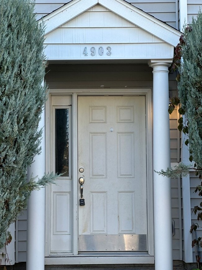 Photo - Spacious 2 bed/2.5 bath with bonus room townhome off Road 68