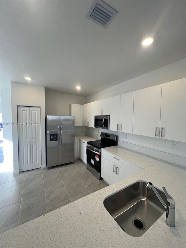 Photo - 2463 SE 29th St