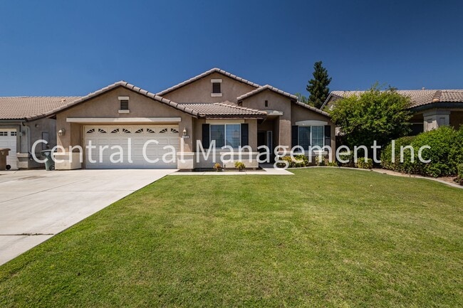 Building Photo - 4 Bedroom/2 Bath Home in the Southwest - $2495 per month!