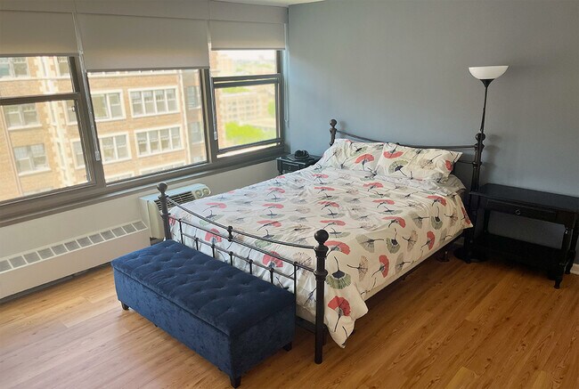 Photo - 360 W Wellington Ave Unit 13D