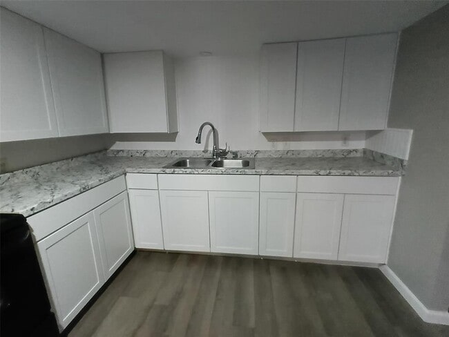 Photo - 1712 Thompson Dr