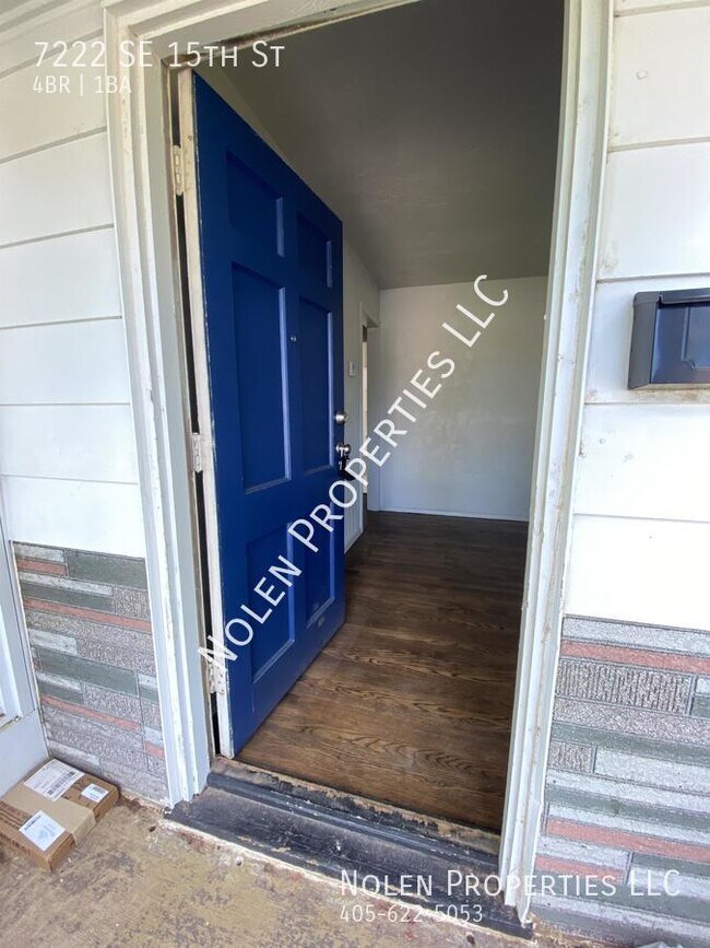 Photo - 7222 SE 15th St