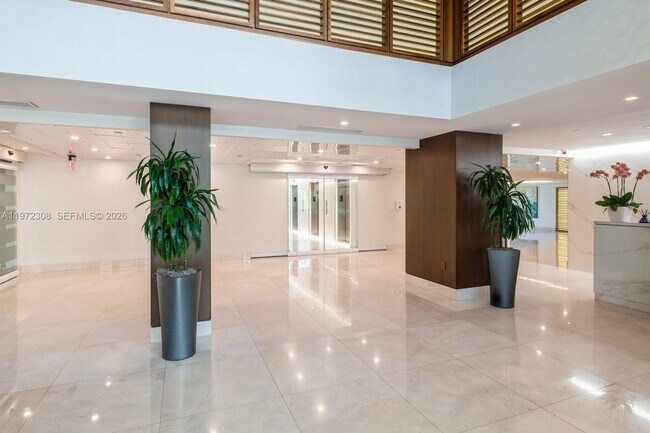 Photo - 540 Brickell Key Dr Unidad 504