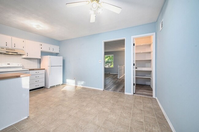 Photo - 2825 Tepee Ave Unit 2825  A