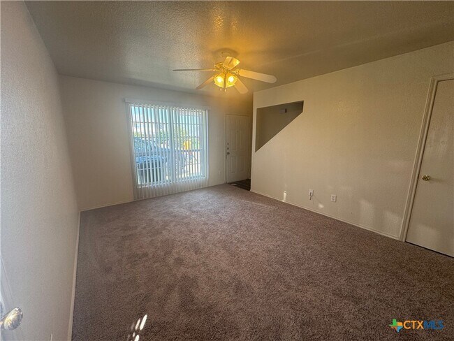 Photo - 4200 Alan Kent Dr Unidad D