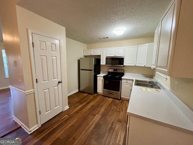 Photo - 260 Windscape Dr