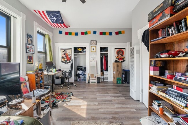 Photo - 23 Bedford Square Unit 3