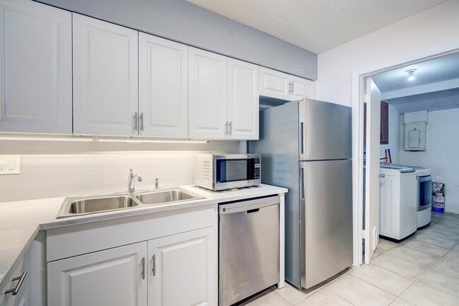 Photo - 3929 Kenas St