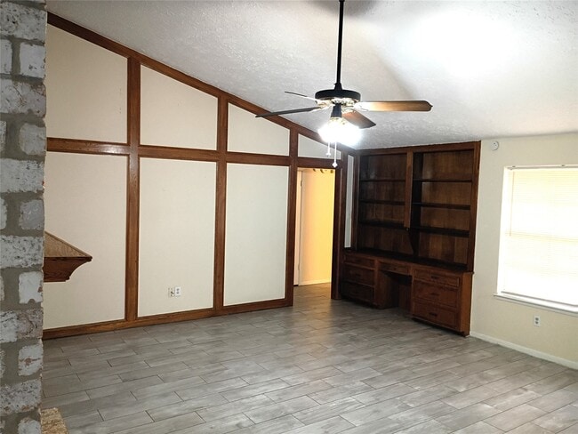 Photo - 2847 Field Line Dr