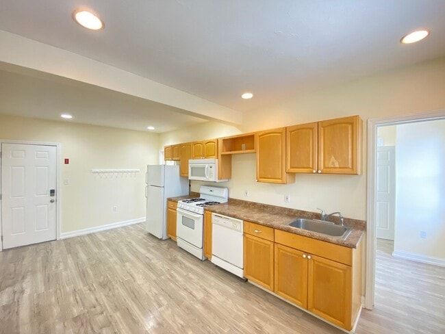 Building Photo - 289 Merrimack St Unit 6