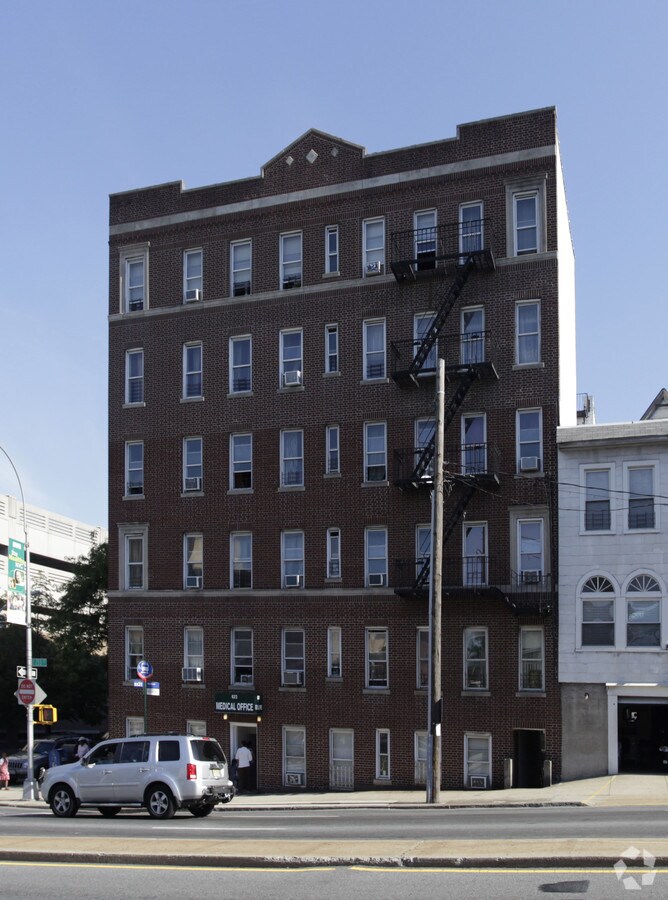 623 E 233rd ¡St - 623 E 233rd St