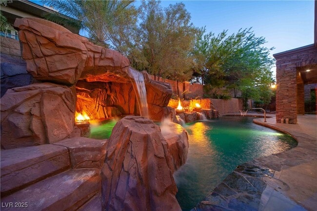 Photo - 514 Mandalay Ct