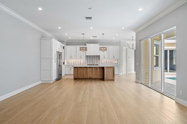 Photo - 248 Honeysuckle Dr