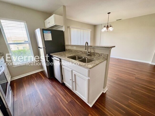 Photo - 3823 Exeter Ln