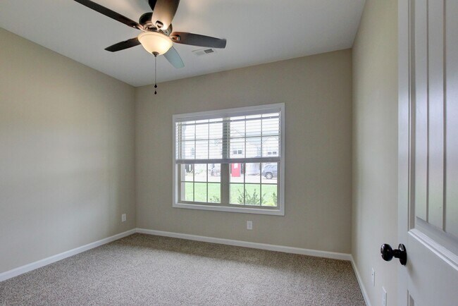 Photo - Like New. Sharp with Community Pool