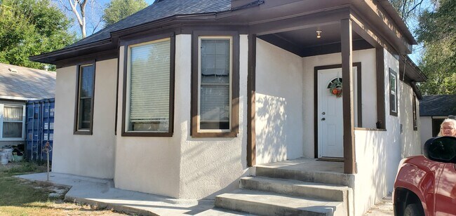 Photo - 406 E Elm St