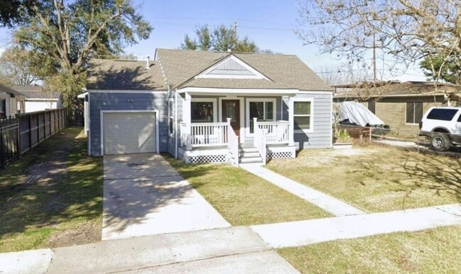 Building Photo - 7619 Ilex St