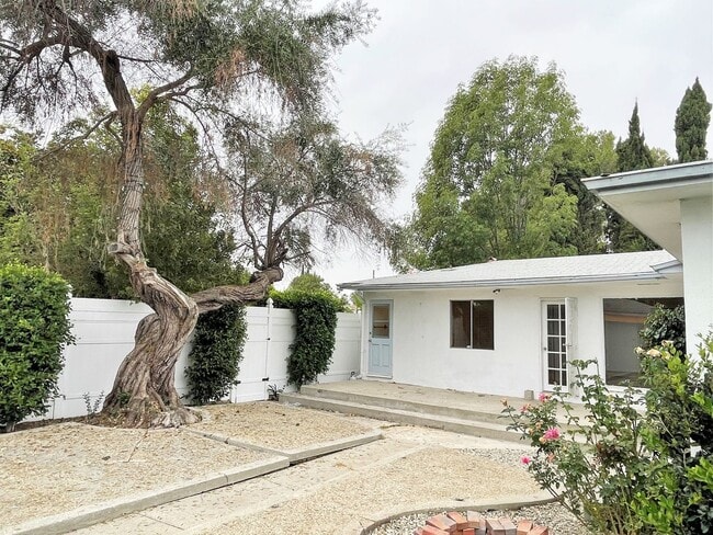 Building Photo - Peaceful 3bd home in Westchester