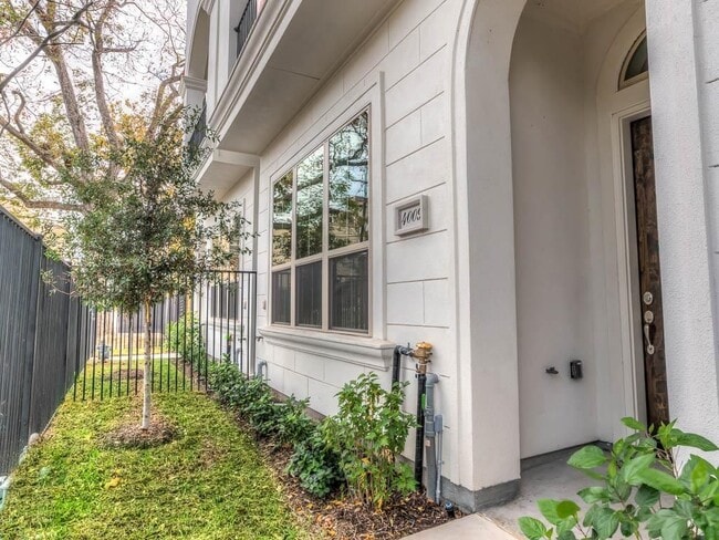 4009 Lillian St