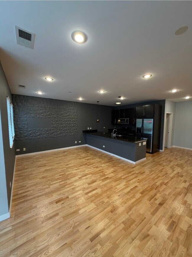 Photo - 2240 W Madison St