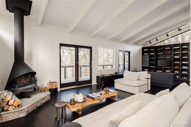 Photo - 15 Lake View Ct