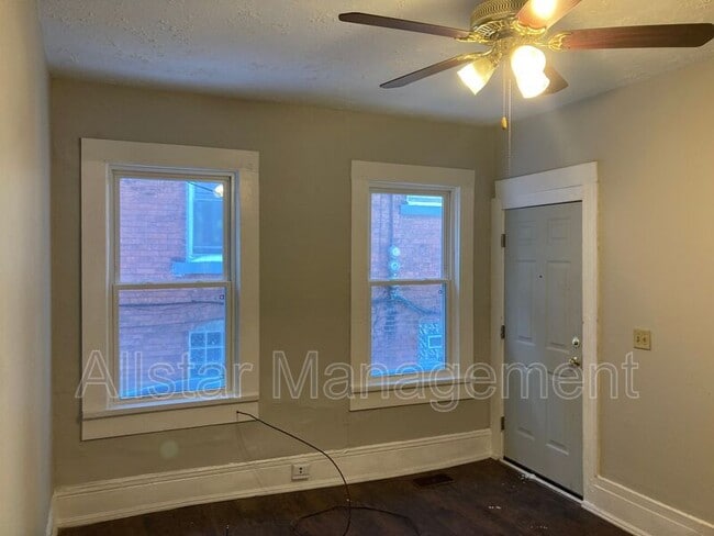 Photo - 3523 W 58th St Unidad Down