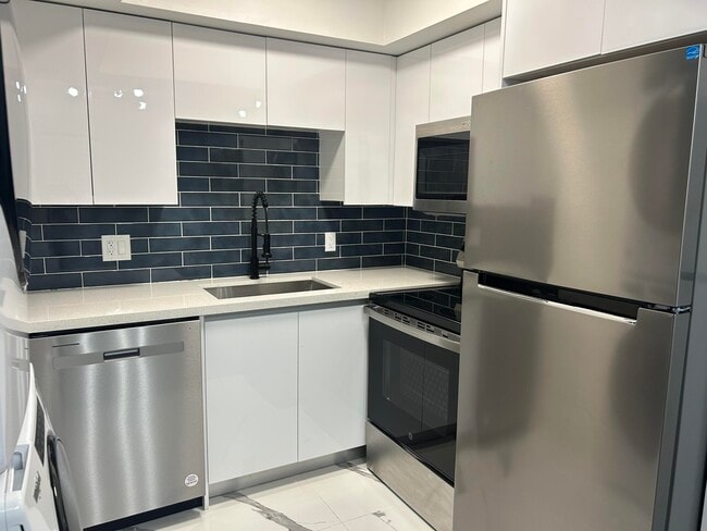 Building Photo - 3250 NW 84th Ave