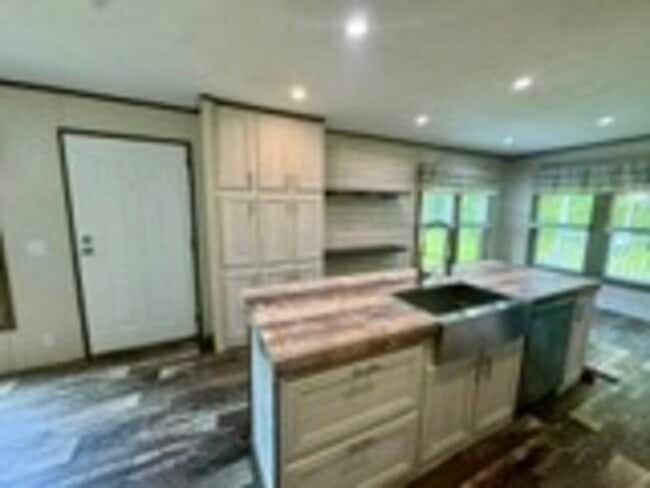 Photo - 192 Taney St