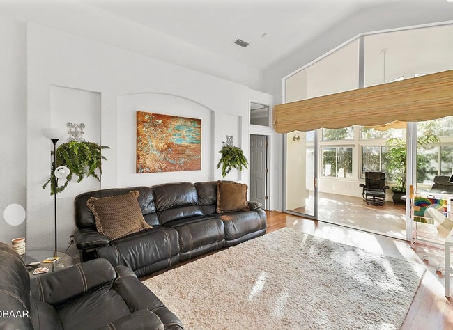 living room - 3220 Galty Cir