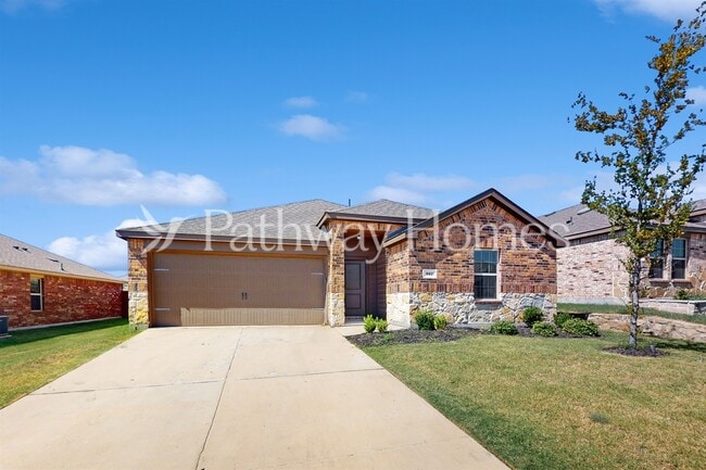 Photo - 957 English Dr