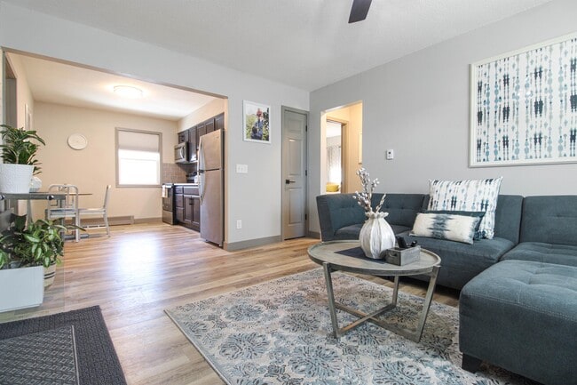 203 3rd St SE Unit 1A