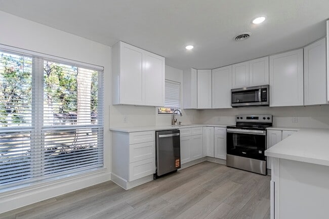 Photo - 118 Milliken Dr