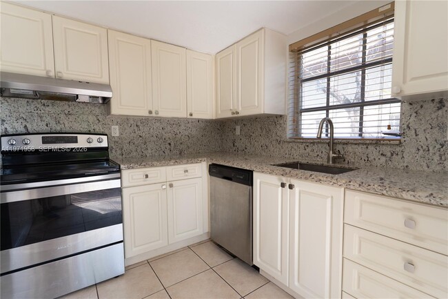 Building Photo - 8650 SW 109th Ave Unit 3-231