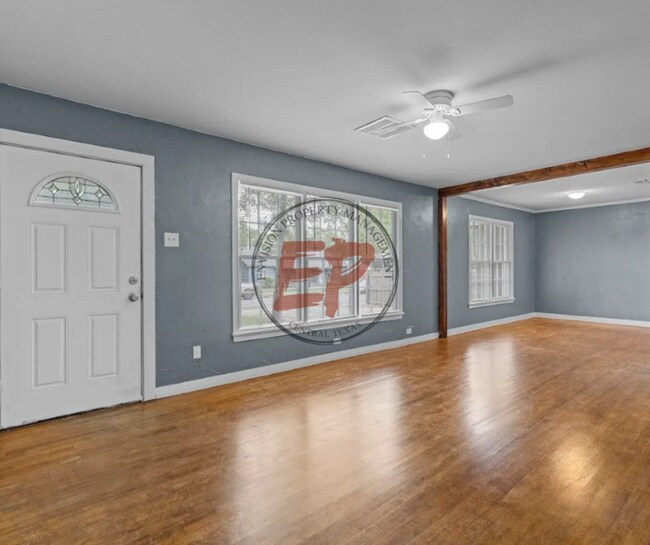 Photo - 3804 Parkwood St House