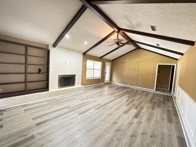 Photo - 4107 Angelina Dr