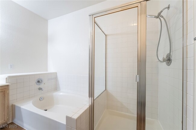 Building Photo - 2201 Ramsgate Dr Unit 128