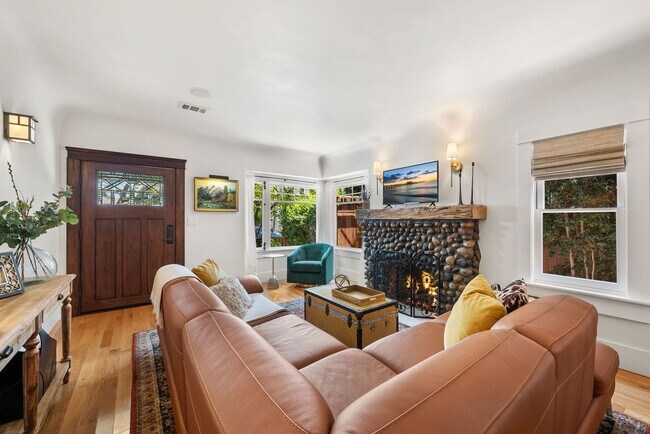 4793 Panorama Dr