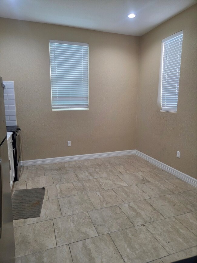 5713 Gulf Fwy Unit B