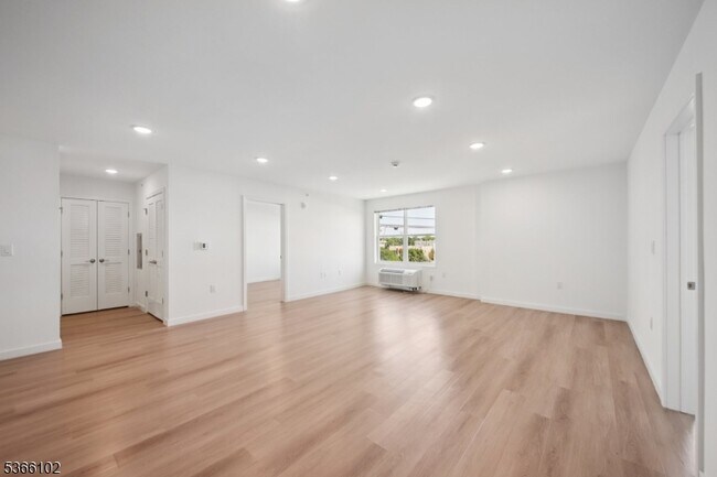 Photo - 369 18th Ave Unit 301